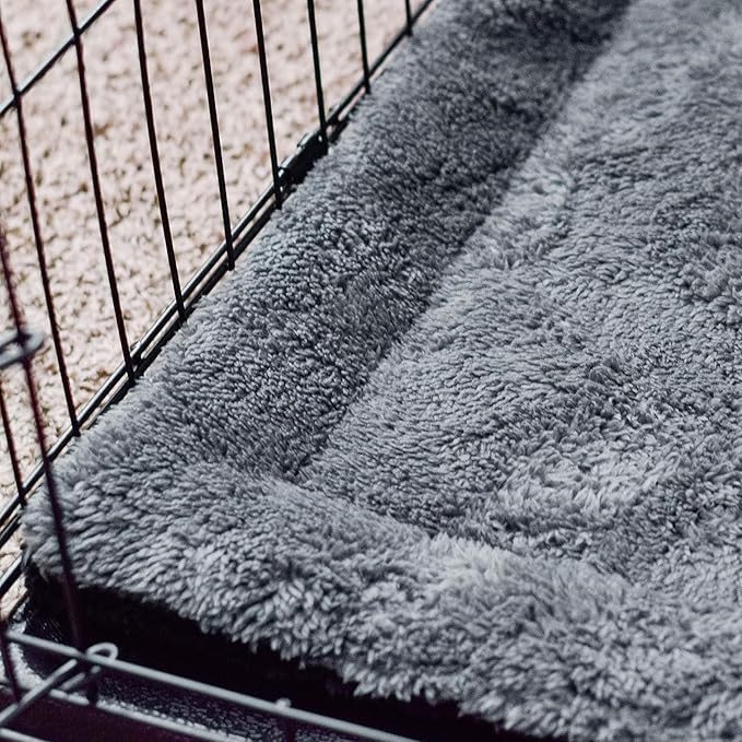 K&H Pet Products Self-Warming Cat Bed Pad,Self Heating Pad for Outdoor Cat Houses,Warming Mat for Indoor Pet Beds&Furniture,Reversible Blanket,Machine Washable-Small 21 X 17in Gray/Black,(Pack of 6)
